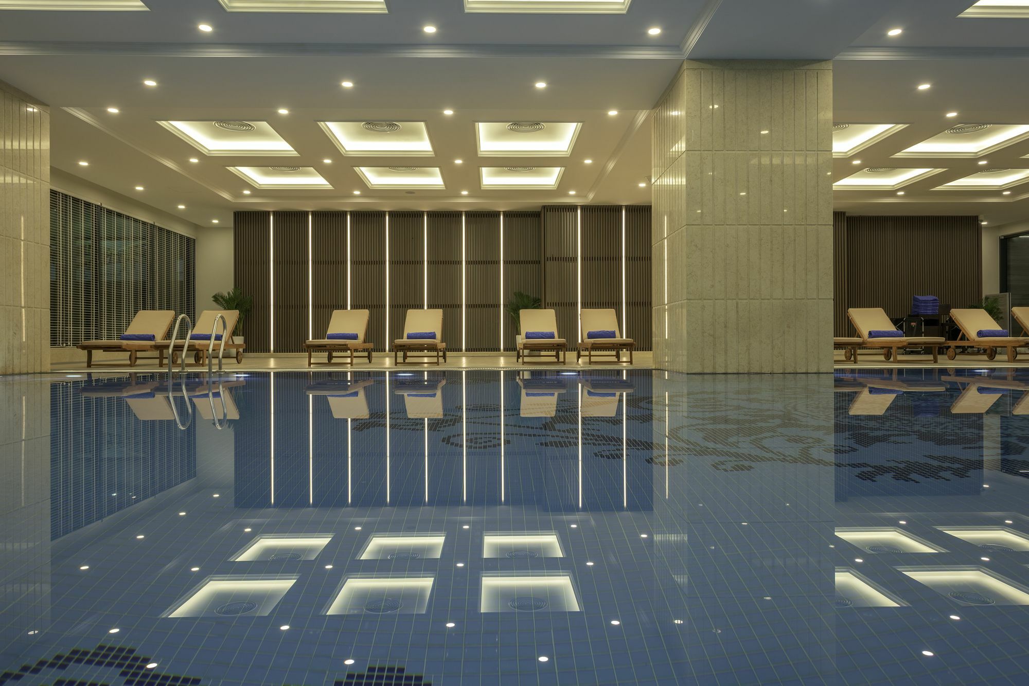 빈펄 콘도텔 리버프런트 다낭 외부 사진 The pool at the hotel